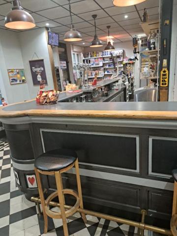 28000 CHARTRES- BAR TABAC FDJ PRESSE PMU 200 m² TERRASSE et LOGEMENT