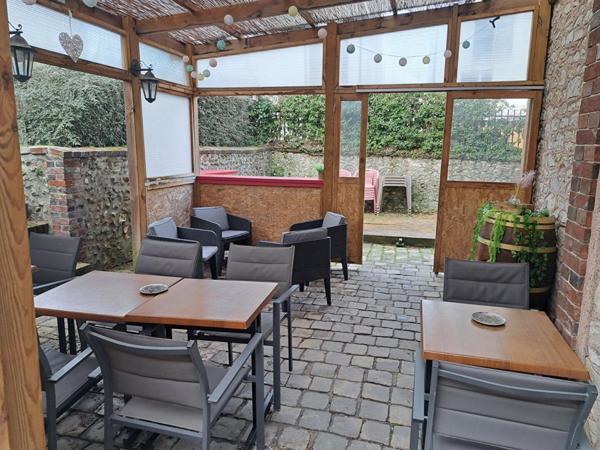 28000 CHARTRES- BAR TABAC FDJ PRESSE PMU 200 m² TERRASSE et LOGEMENT