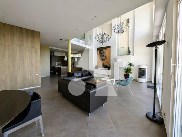 Maison 7 pièces 256 m2