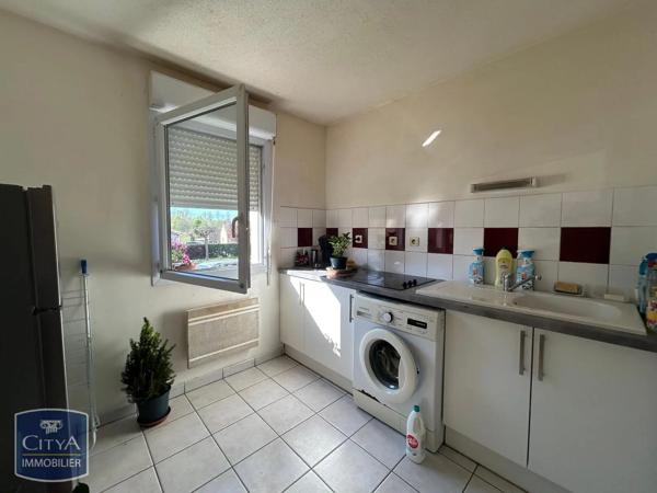 Appartement à louer 2 pièces 48.48m² L'Isle-Jourdain (32600)