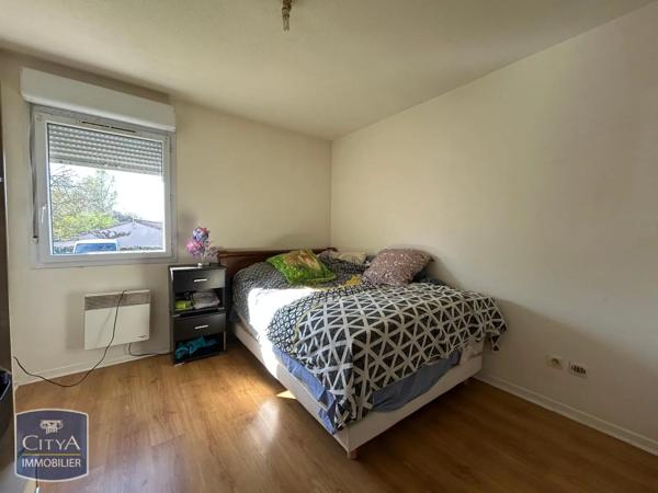 Appartement à louer 2 pièces 48.48m² L'Isle-Jourdain (32600)