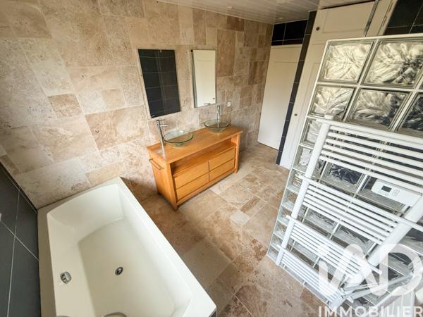 Maison à vendre 8 pièces 194 m² Grand-Couronne