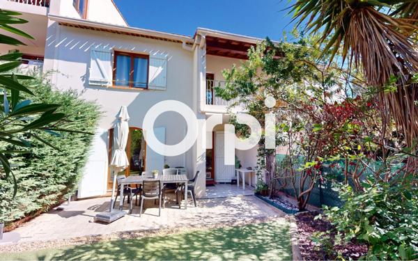 Appartement à vendre    5 pièces • 108 m2 Carqueiranne