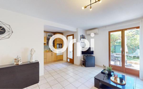 Appartement à vendre    5 pièces • 108 m2 Carqueiranne