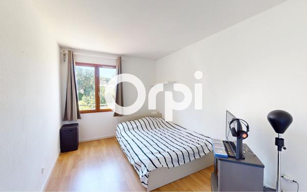 Appartement à vendre    5 pièces • 108 m2 Carqueiranne