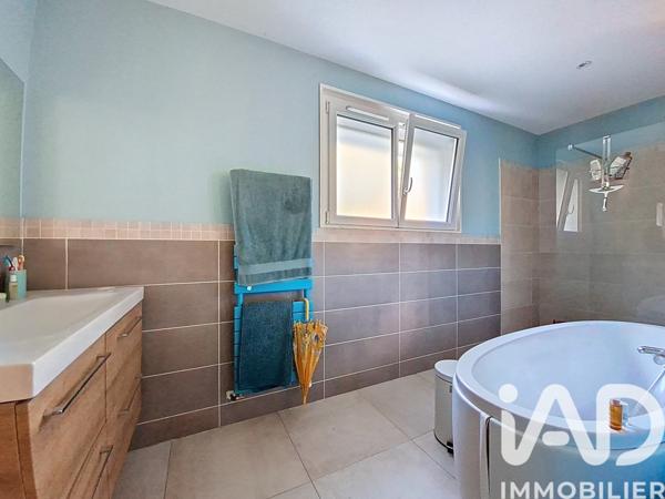 Maison à vendre 8 pièces 226 m² Couëron