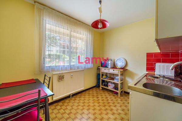 Annexe + appartement + parking