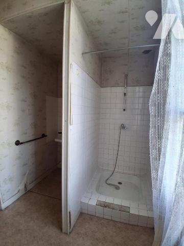 MAISON D'HABITATION A RENOVER 4 chambres terrain 1643 m²