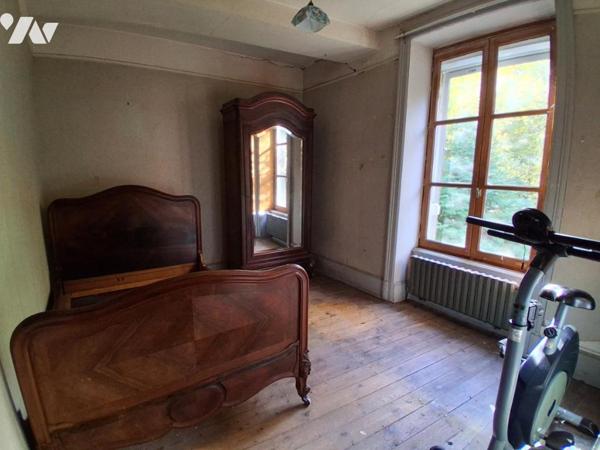 MAISON D'HABITATION A RENOVER 4 chambres terrain 1643 m²