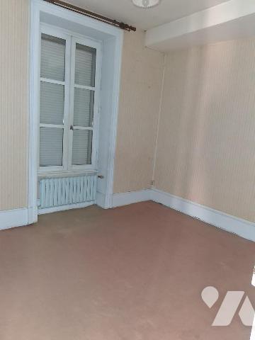 MAISON D'HABITATION A RENOVER 4 chambres terrain 1643 m²