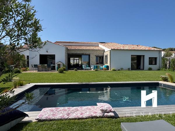 Maison La Flotte 8 pièce(s) 264 m2