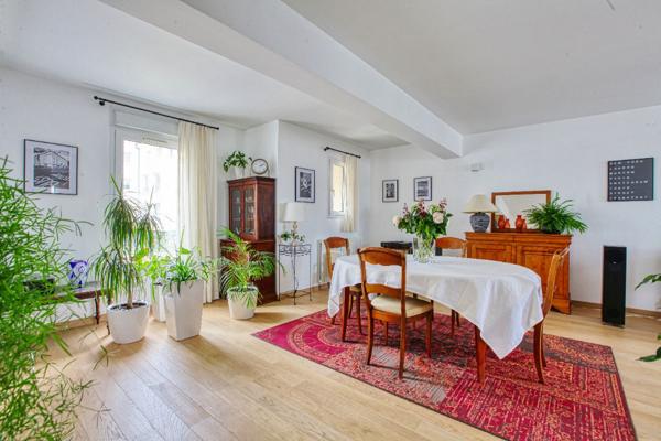 T5 3 CHAMBRES 98m² DOUBLE BALCON ET PARKING - MEULAN CENTRE