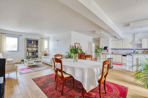 T5 3 CHAMBRES 98m² DOUBLE BALCON ET PARKING - MEULAN CENTRE