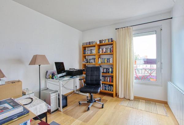 T5 3 CHAMBRES 98m² DOUBLE BALCON ET PARKING - MEULAN CENTRE