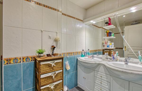 T5 3 CHAMBRES 98m² DOUBLE BALCON ET PARKING - MEULAN CENTRE