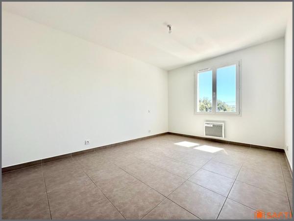 Maison 3 chambres et GARAGE à TAVEL