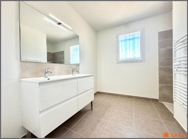 Maison 3 chambres et GARAGE à TAVEL