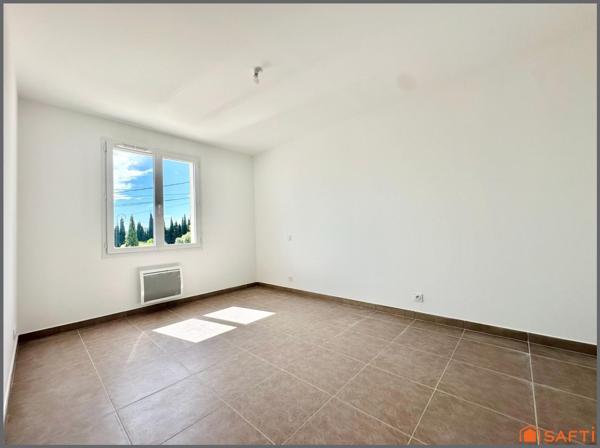 Maison 3 chambres et GARAGE à TAVEL