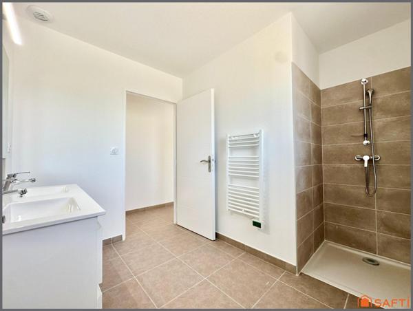 Maison 3 chambres et GARAGE à TAVEL