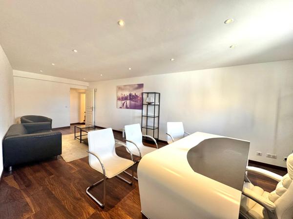 Sainte-Maxime-200m de la mer- appartement/bureaux apercu mer 109m2