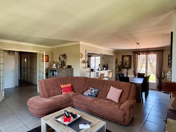 Villa coup de coeur sous sol complet 4 chambres  et piscine