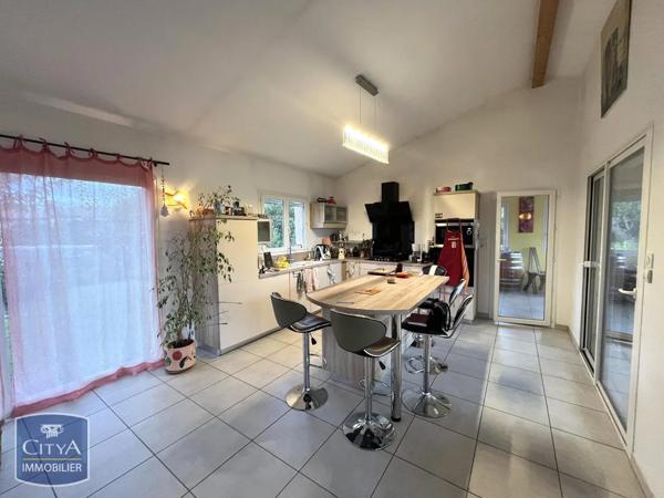 Maison à louer 4 pièces 122m²