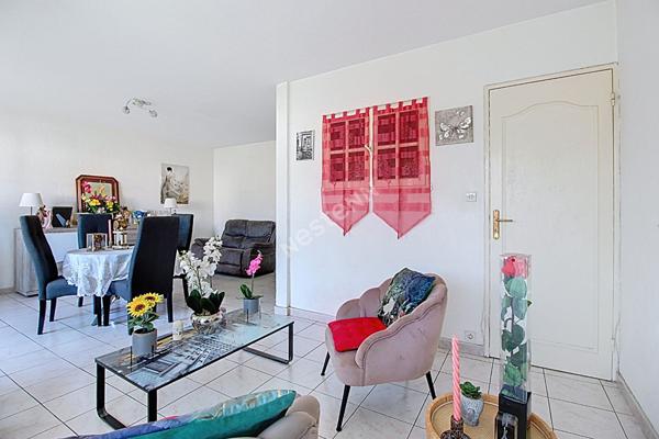 Appartement Vitrolles 4 pièces de 78 m² environ au dernier étage avec ascenseur