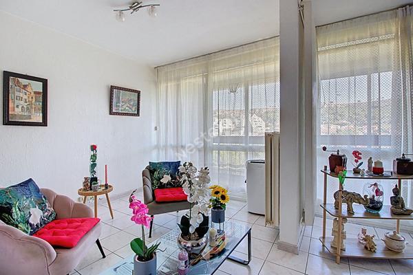 Appartement Vitrolles 4 pièces de 78 m² environ au dernier étage avec ascenseur