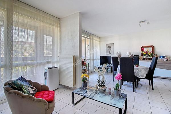 Appartement Vitrolles 4 pièces de 78 m² environ au dernier étage avec ascenseur