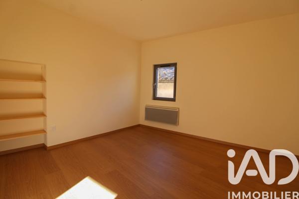 Location appartement 3 pièces 70 m² Montaren-et-Saint-Médiers