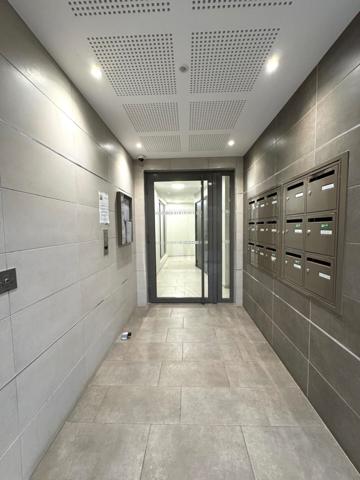 Appartement récent 2 pièces 40m2 + 2 pkgs!!