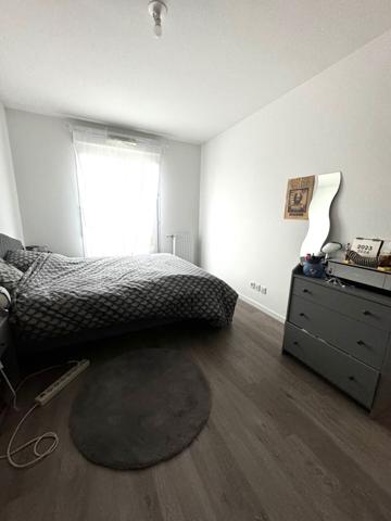 Appartement récent 2 pièces 40m2 + 2 pkgs!!