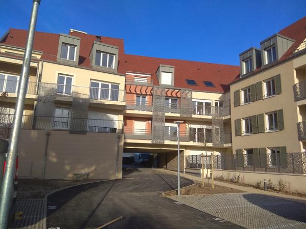 Appartement récent 2 pièces 40m2 + 2 pkgs!!