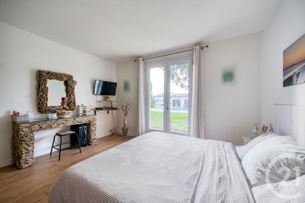 Maison à vendre  12 pièces - 338 m2 CLAVETTE - 17