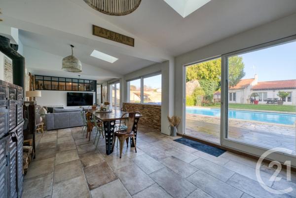 Maison à vendre  12 pièces - 338 m2 CLAVETTE - 17