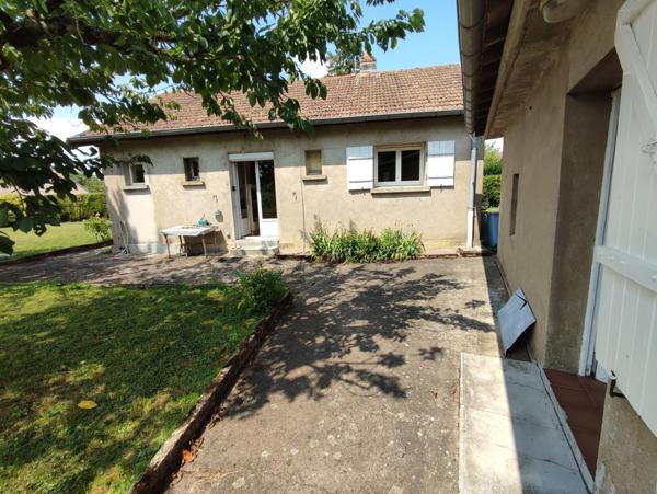 rénovée, pour un couple, conviendra à une personne âgée.