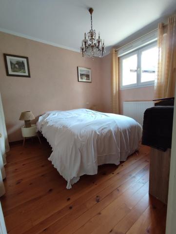 rénovée, pour un couple, conviendra à une personne âgée.