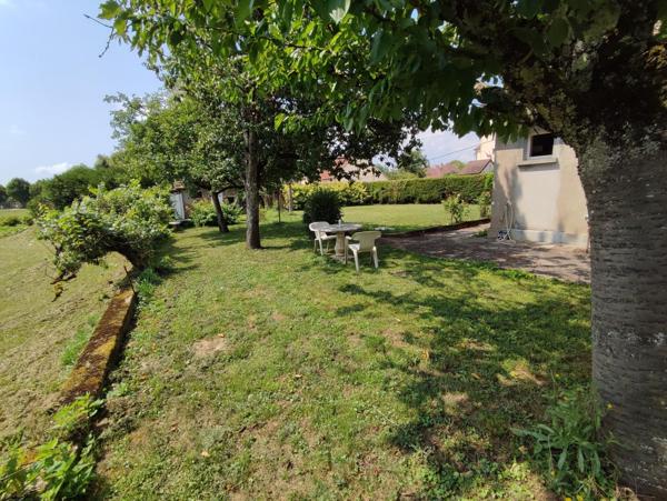 rénovée, pour un couple, conviendra à une personne âgée.