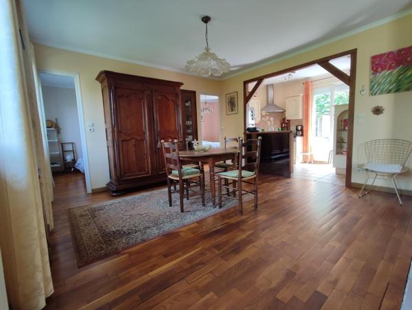 rénovée, pour un couple, conviendra à une personne âgée.