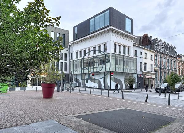 Roubaix – Grand Place | Bureaux 181 m² en duplex avec terrasse | À vendre