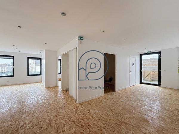 Roubaix – Grand Place | Bureaux 181 m² en duplex avec terrasse | À vendre