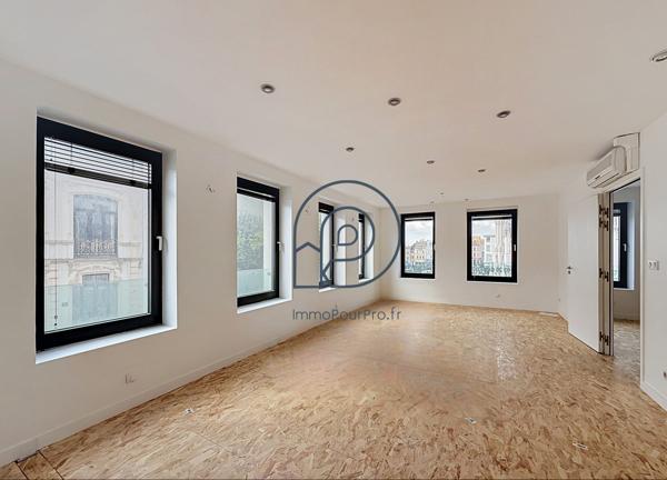 Roubaix – Grand Place | Bureaux 181 m² en duplex avec terrasse | À vendre