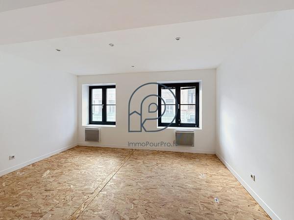 Roubaix – Grand Place | Bureaux 181 m² en duplex avec terrasse | À vendre