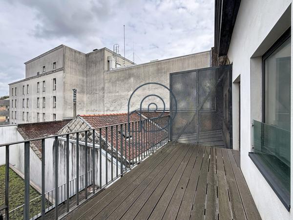 Roubaix – Grand Place | Bureaux 181 m² en duplex avec terrasse | À vendre