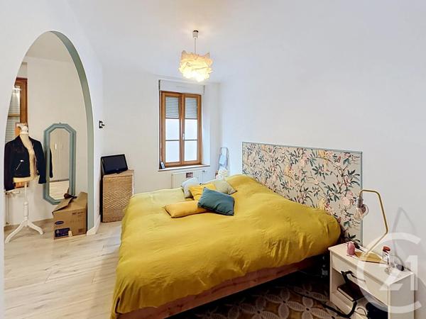 Appartement F4 à vendre  4 pièces - 87,90 m 2   REMIREMONT  - 88