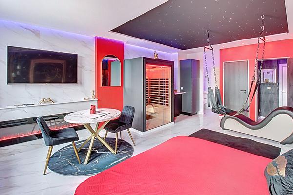 À VENDRE EN EXCLUSIVITÉ à CALLAS - Love room de 40 m²