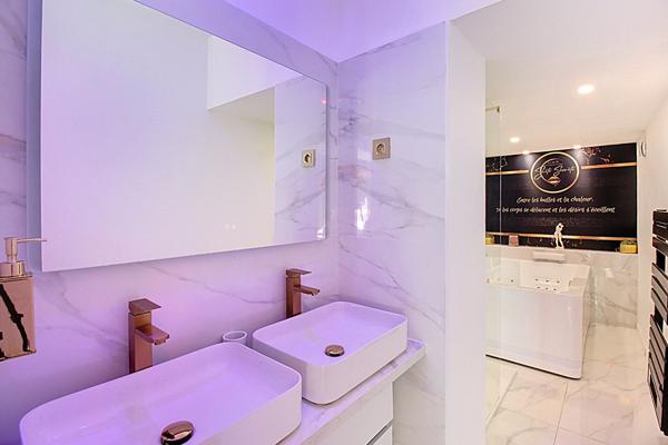 À VENDRE EN EXCLUSIVITÉ à CALLAS - Love room de 40 m²