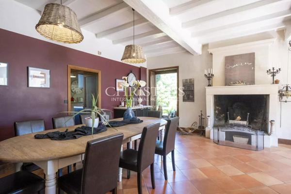 Elégante Maison de Maître de 12 pièces, 7 suites, cachet historique et prestations de luxe