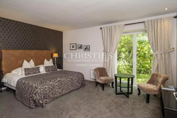 Elégante Maison de Maître de 12 pièces, 7 suites, cachet historique et prestations de luxe