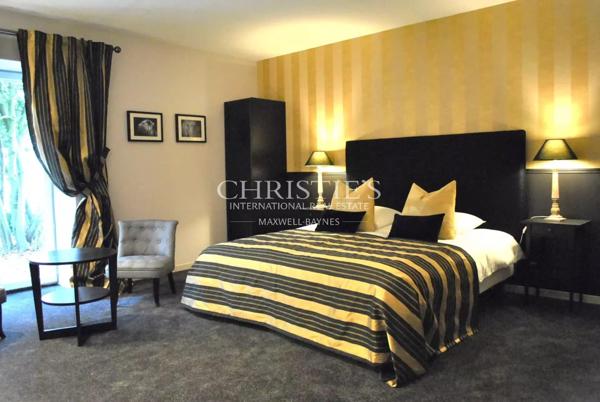 Elégante Maison de Maître de 12 pièces, 7 suites, cachet historique et prestations de luxe